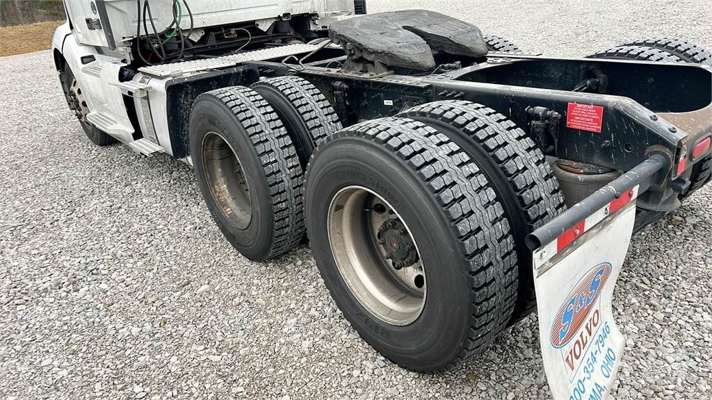 Volvo VNL300 Седельные тягачи