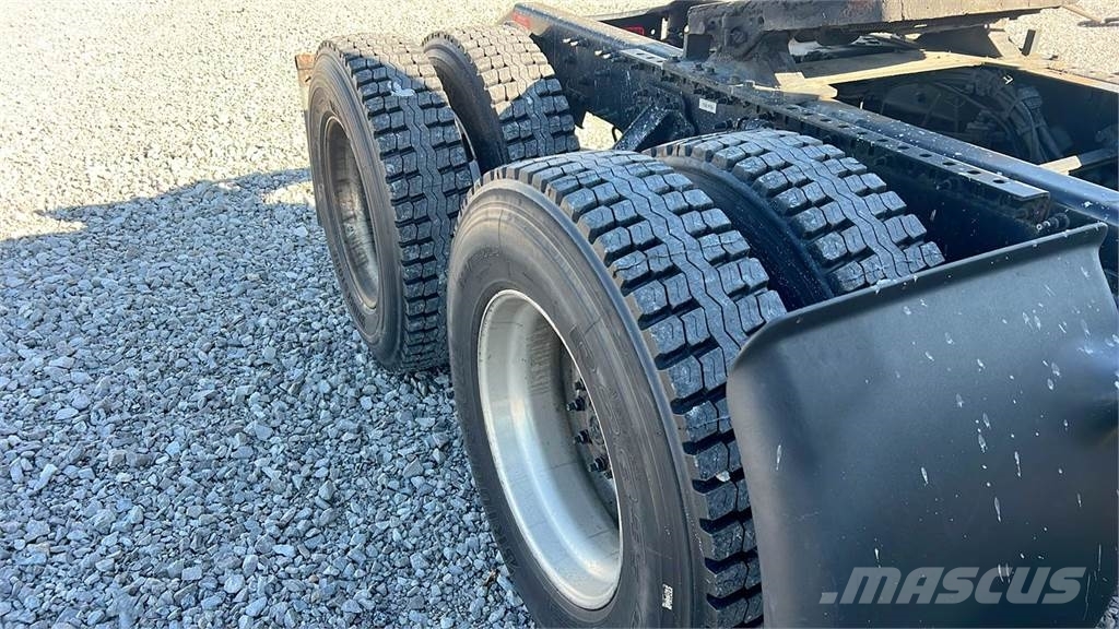 Volvo VNL300 وحدات الجر