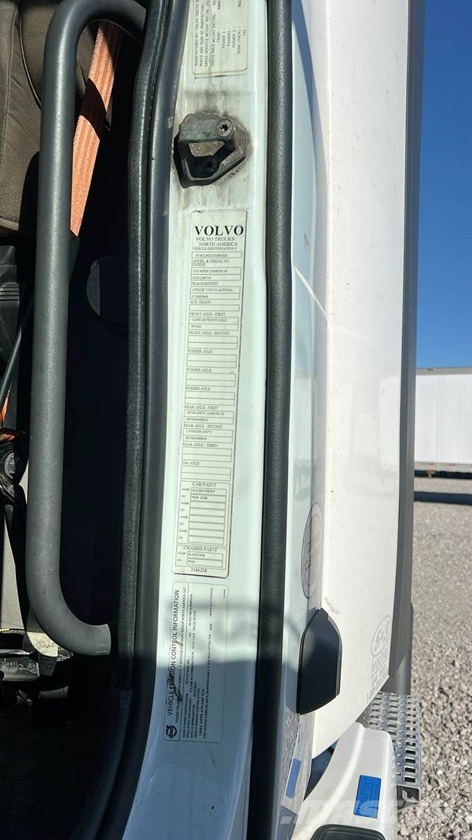Volvo VNL300 وحدات الجر
