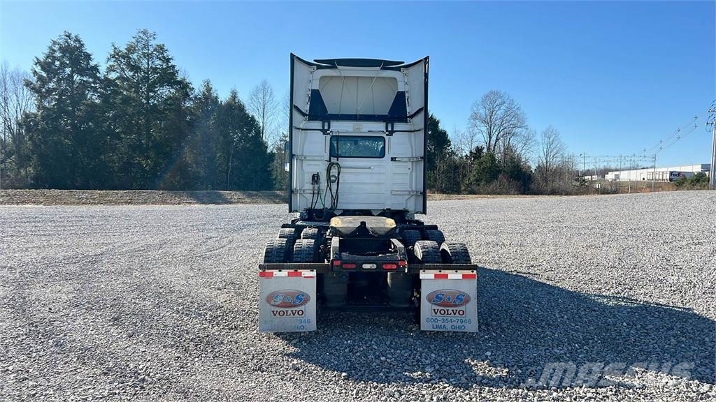 Volvo VNL300 وحدات الجر