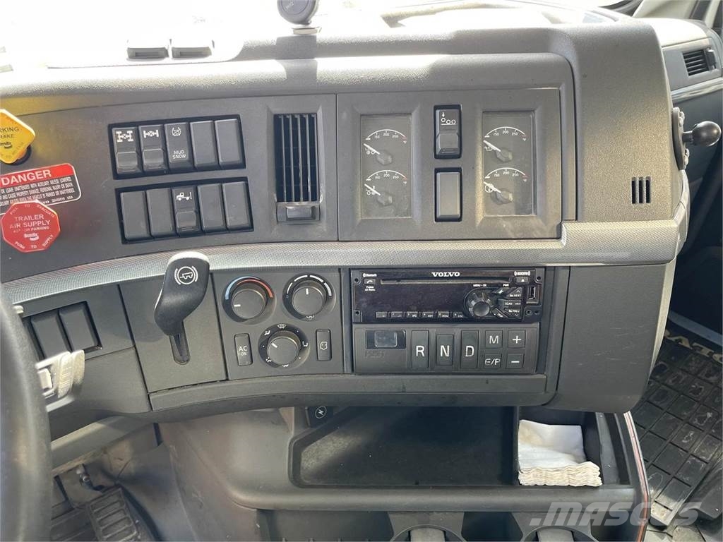 Volvo VNL64300 Camiones cisternas