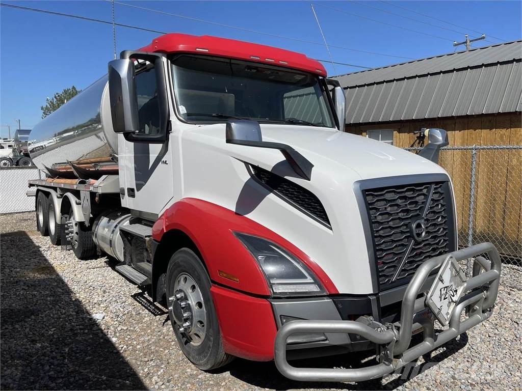 Volvo VNL64300 Camiones cisternas