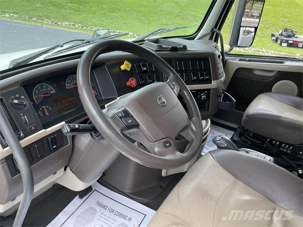 Volvo VNL64T780 Tegljači