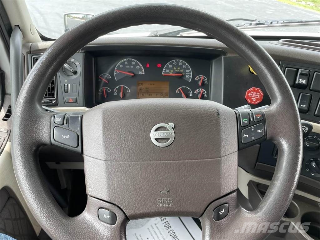 Volvo VNL64T780 Tegljači