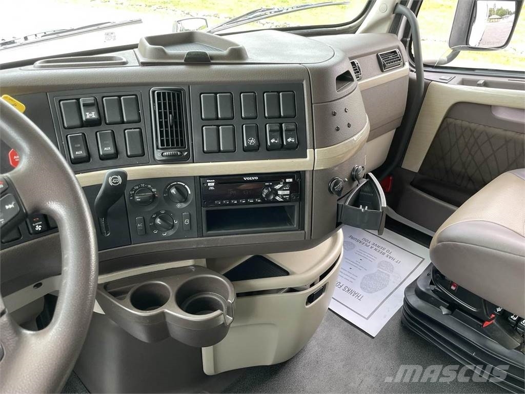 Volvo VNL64T780 Tegljači
