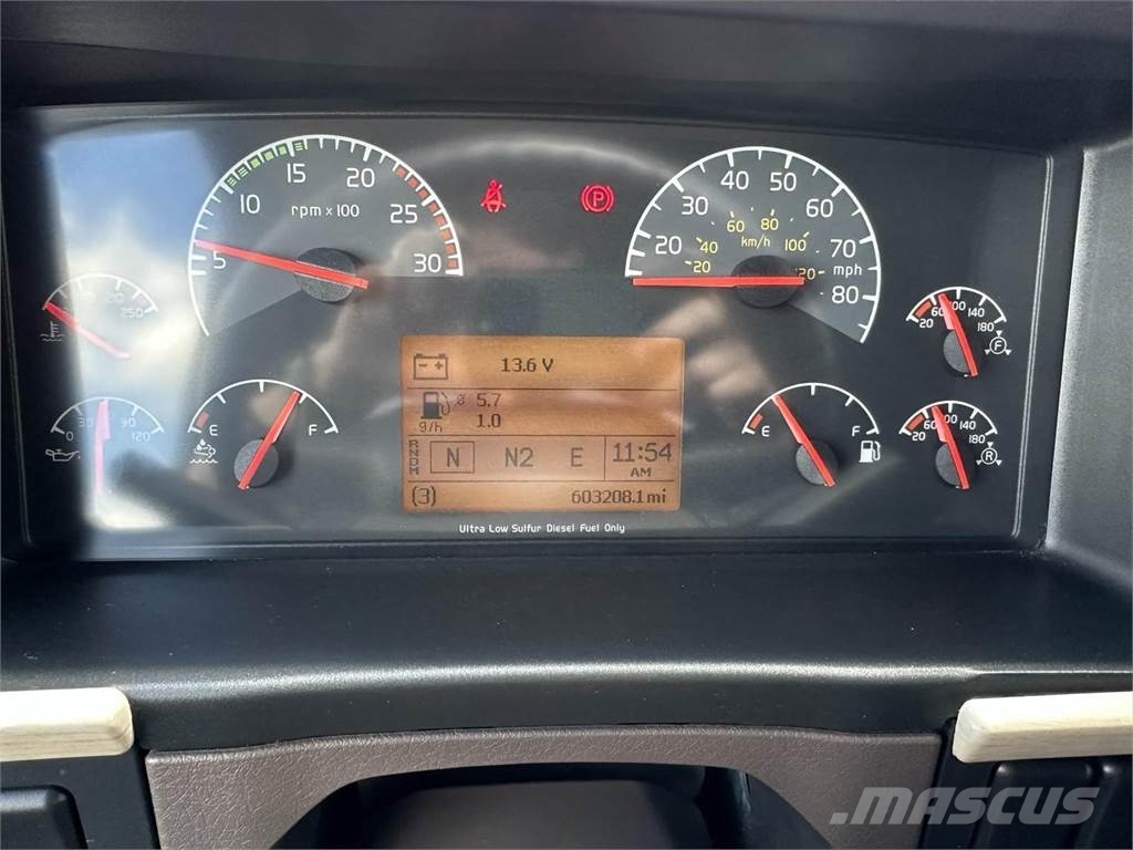 Volvo VNL64T780 Tegljači