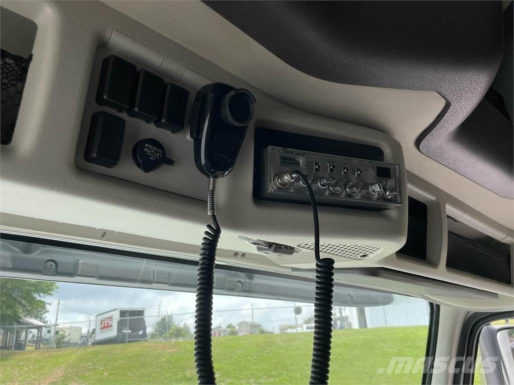Volvo VNL64T780 Tegljači
