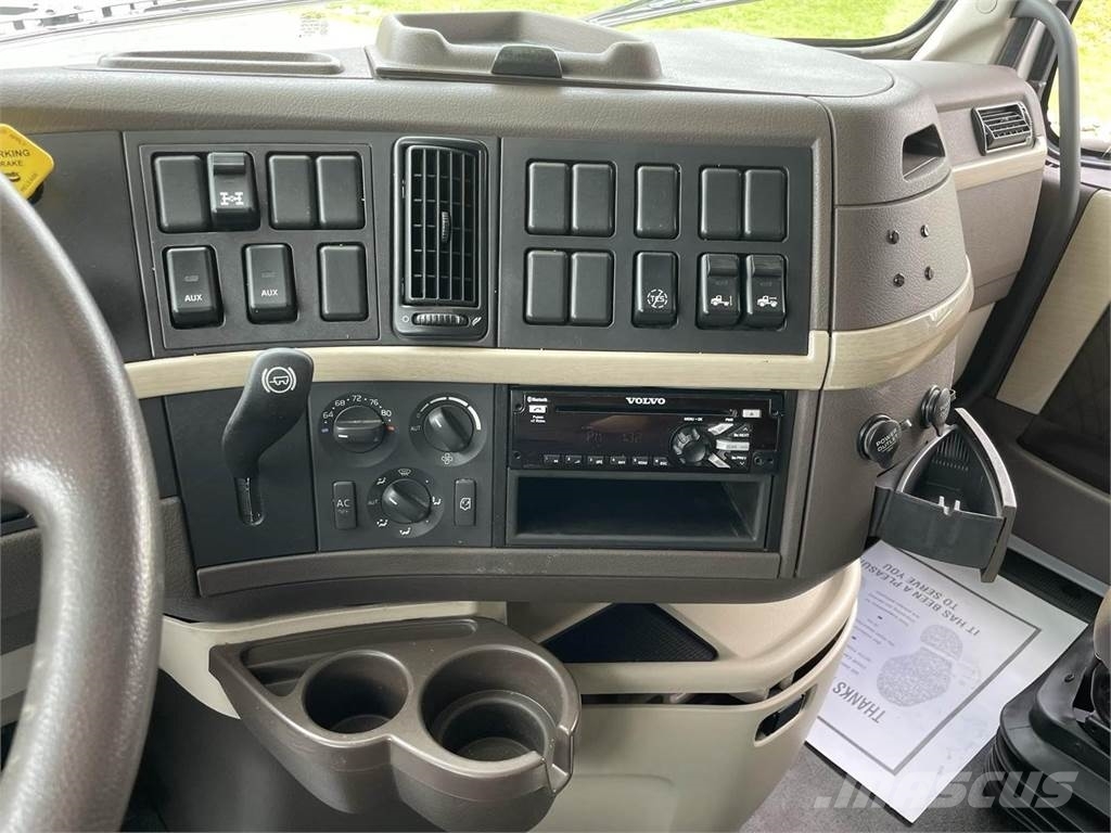 Volvo VNL64T780 Tegljači