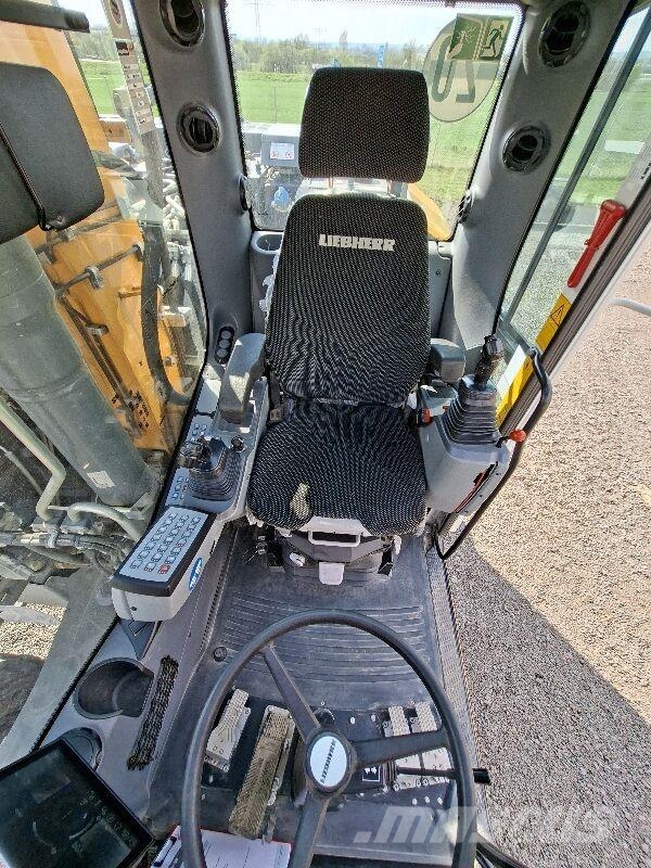 Liebherr A 918 Compact G6.0-D Litronic Excavadoras de ruedas