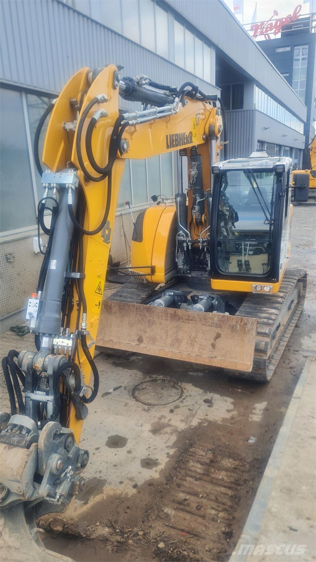 Liebherr R 920 Compact G6.1-D Litronic Bagri goseničarji