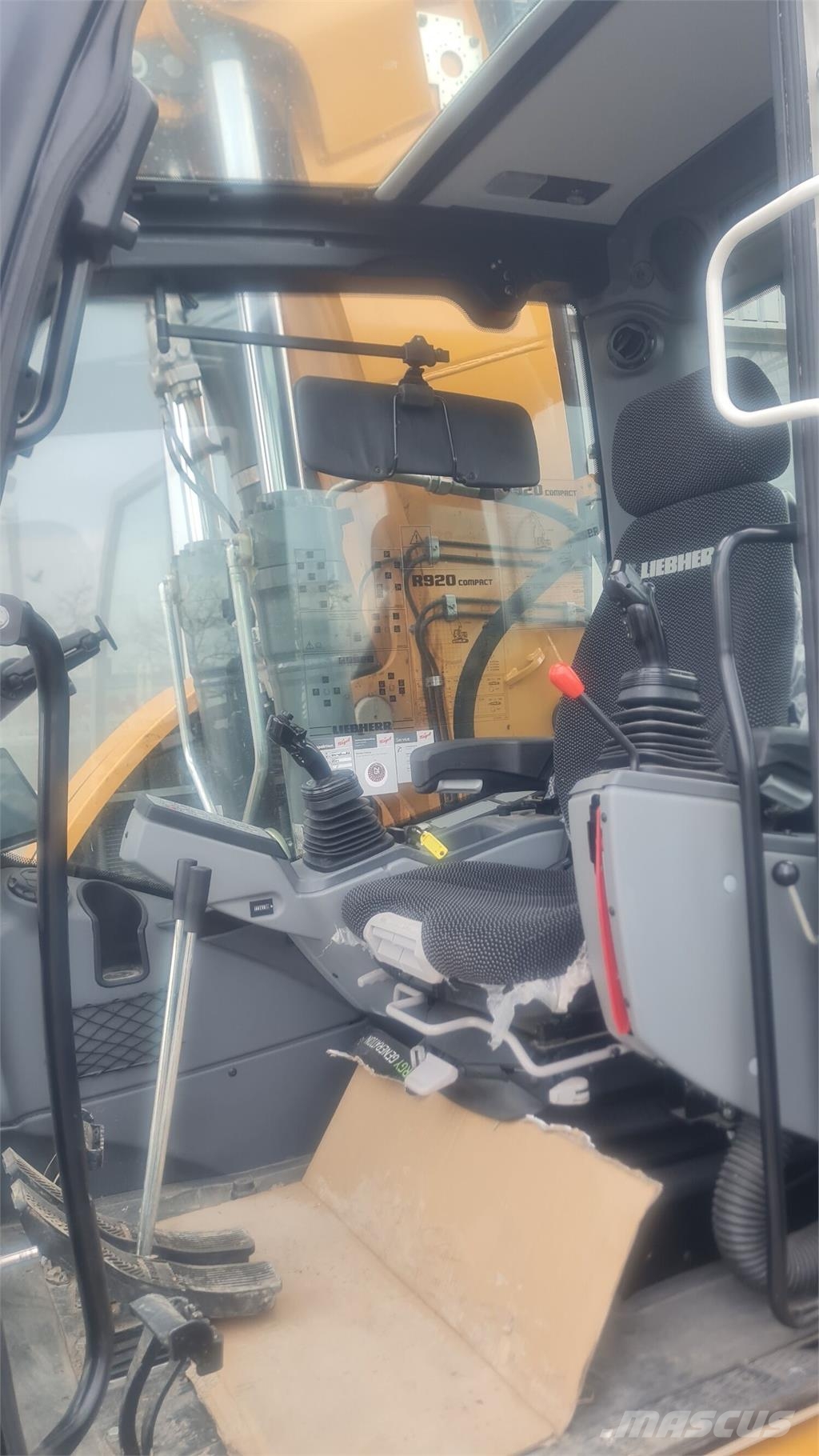 Liebherr R 920 Compact G6.1-D Litronic Bagri goseničarji