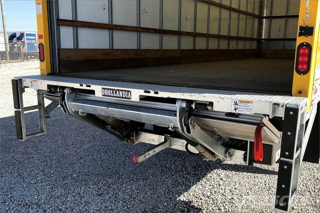 International 4300 SBA 4X2 Skříňová nástavba