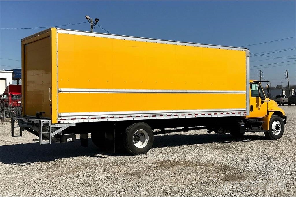 International 4300 SBA 4X2 Skříňová nástavba