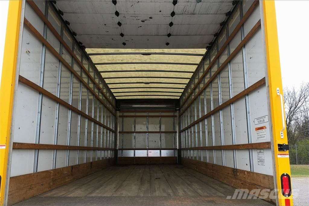 International 4300 SBA 4X2 Box trucks