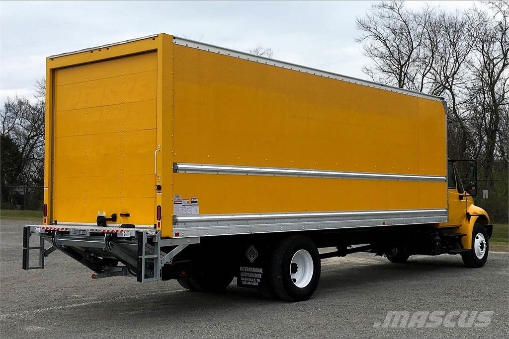 International 4300 SBA 4X2 Box trucks