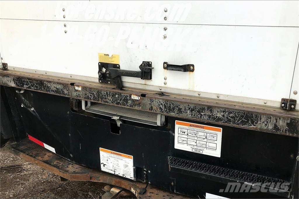 International 4300 SBA 4X2 Camiones caja cerrada
