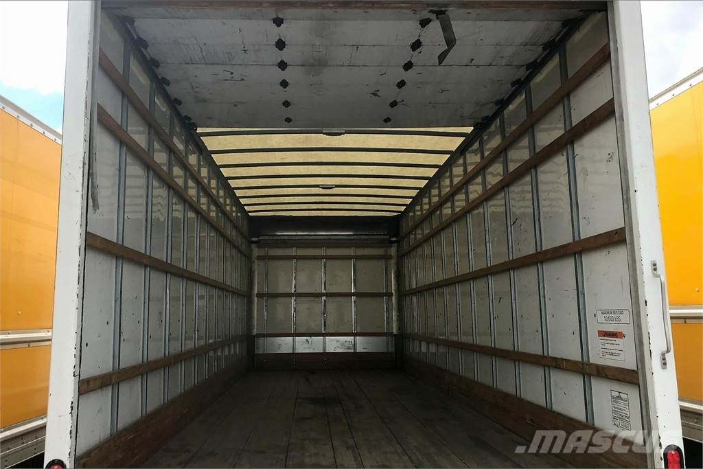 International 4300 SBA 4X2 Camiones caja cerrada