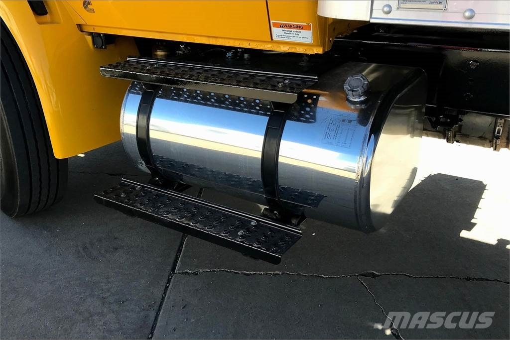 International 4300 SBA 4X2 Box trucks