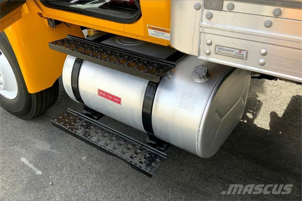 International 4300 SBA 4X2 Camiones caja cerrada