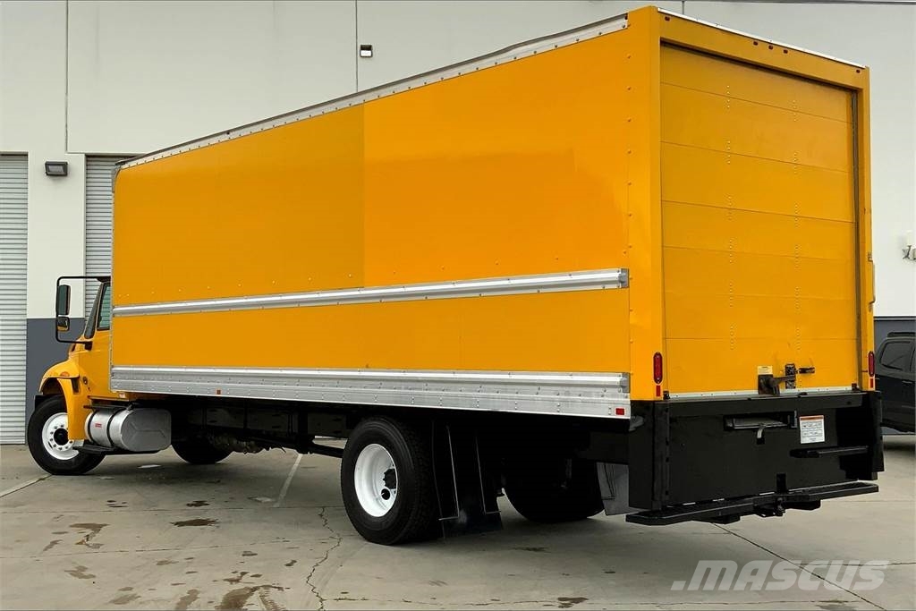 International 4300 SBA 4X2 Box trucks