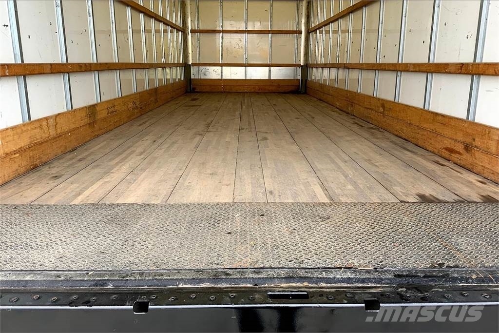 International 4300 SBA 4X2 Box trucks