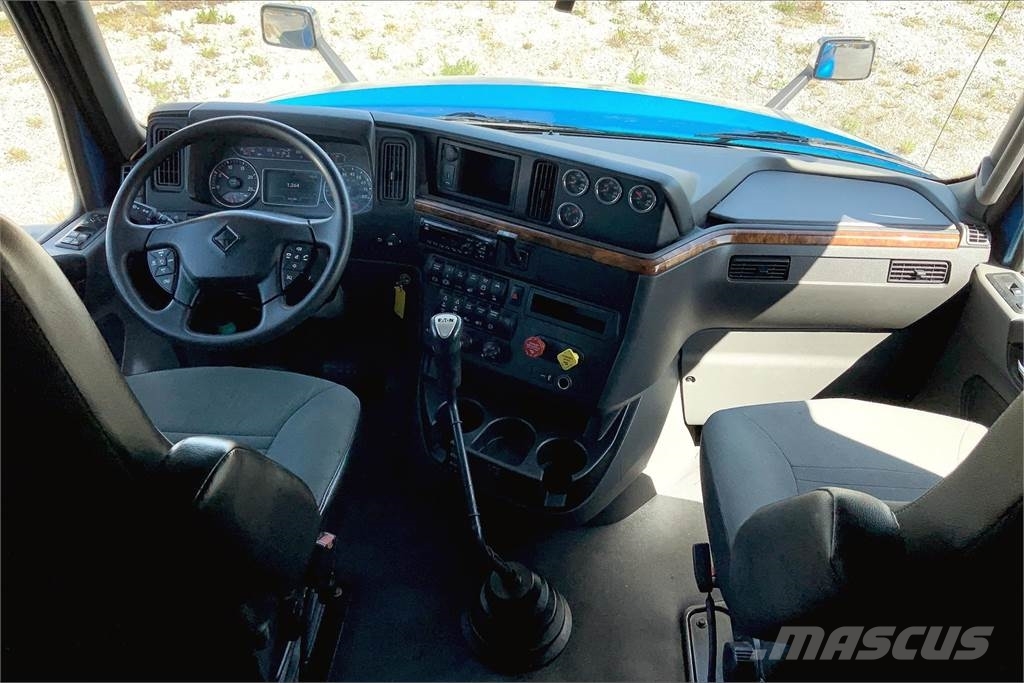 International LT625 6x4 Prime Movers