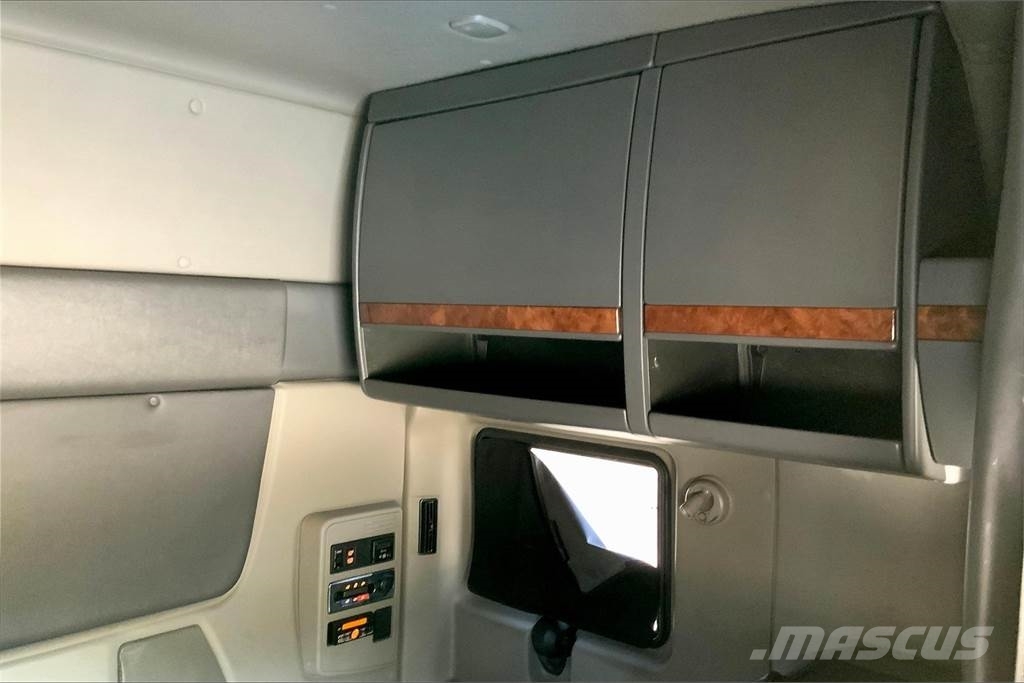 International LT625 6x4 Prime Movers