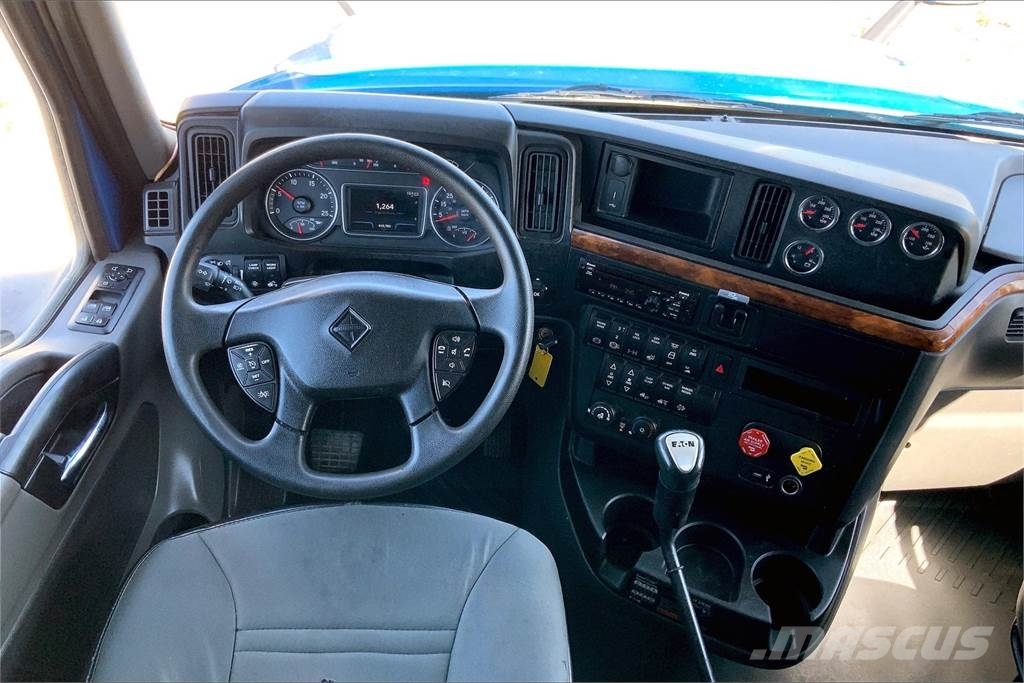 International LT625 6x4 Prime Movers