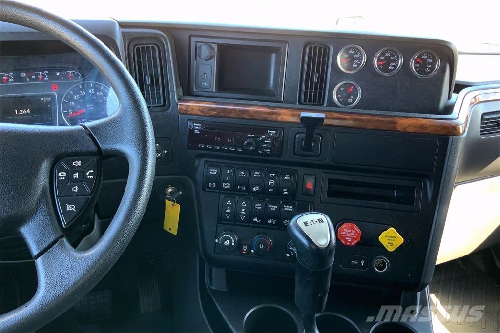 International LT625 6x4 Prime Movers