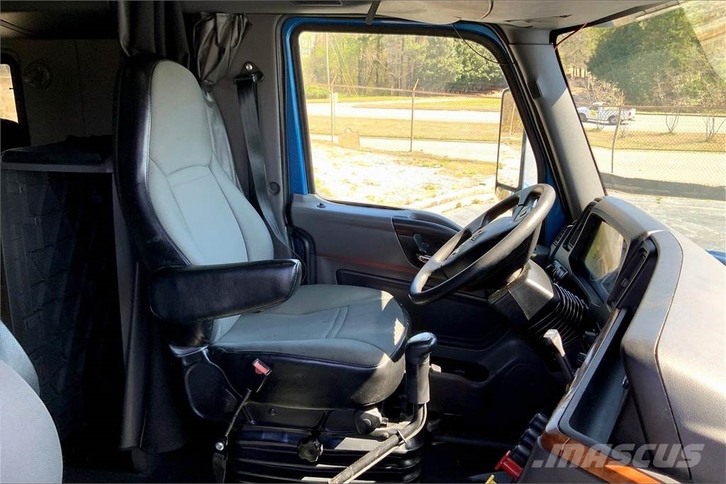 International LT625 6x4 Prime Movers