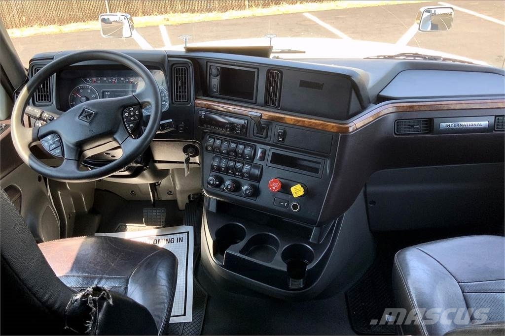 International LT625 6x4 Prime Movers