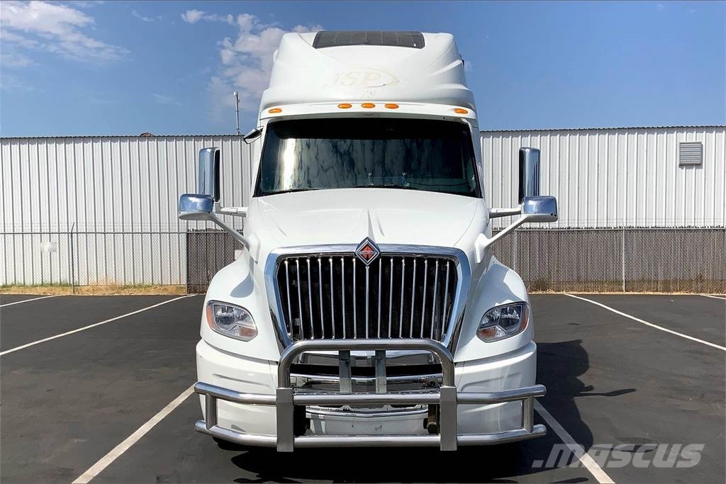 International LT625 6x4 Prime Movers