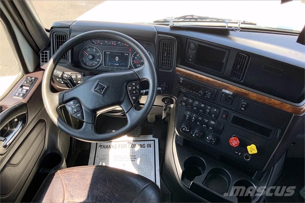 International LT625 6x4 Prime Movers