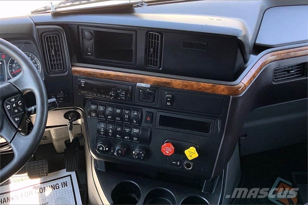International LT625 6x4 Prime Movers