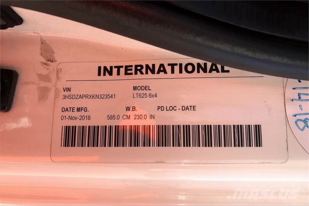 International LT625 6x4 Prime Movers
