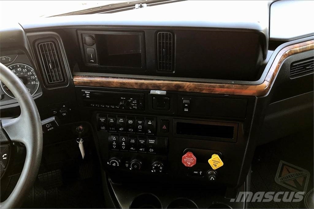 International LT625 6x4 Prime Movers