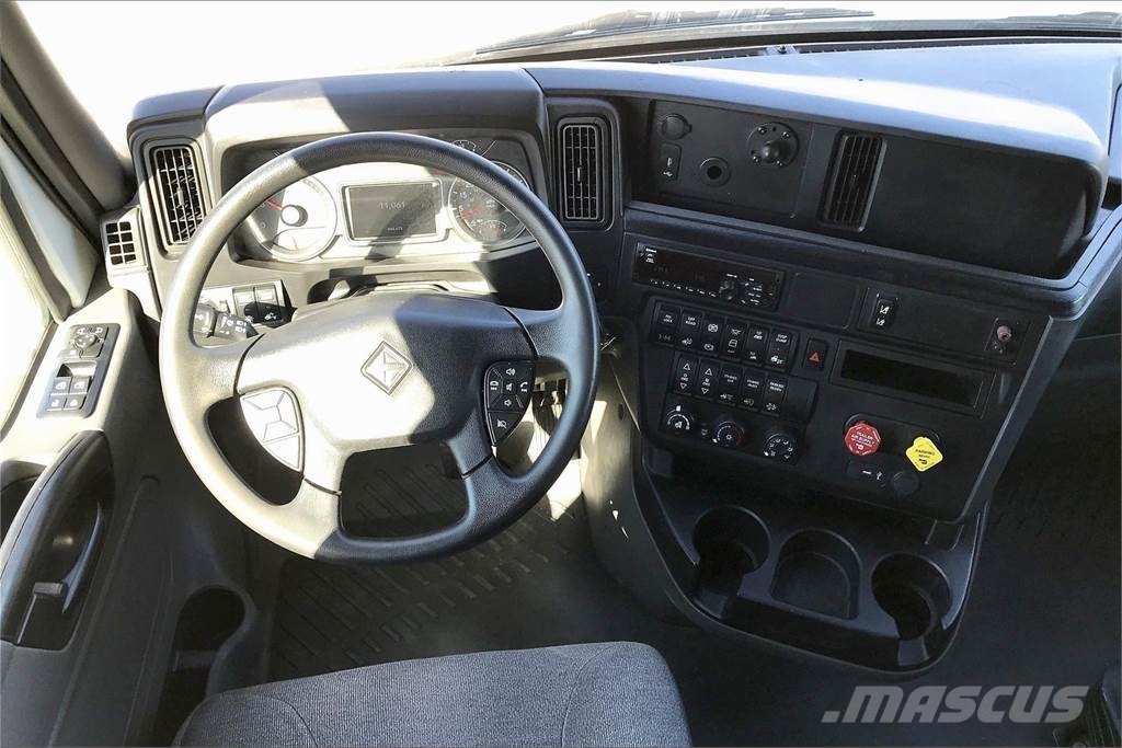 International LT625 6x4 Prime Movers