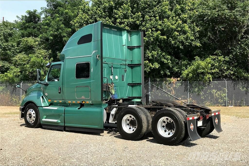 International LT625 6x4 Prime Movers