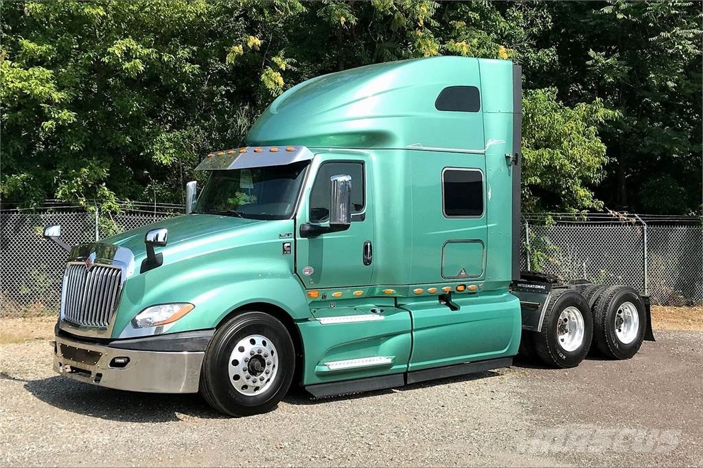 International LT625 6x4 Prime Movers