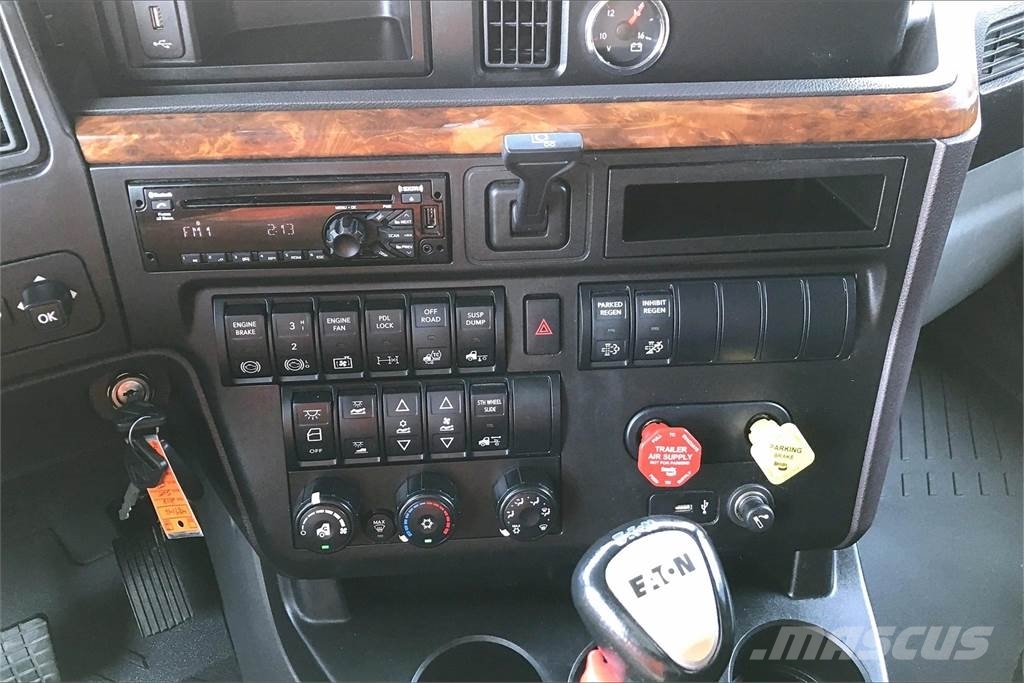 International LT625 6x4 Prime Movers