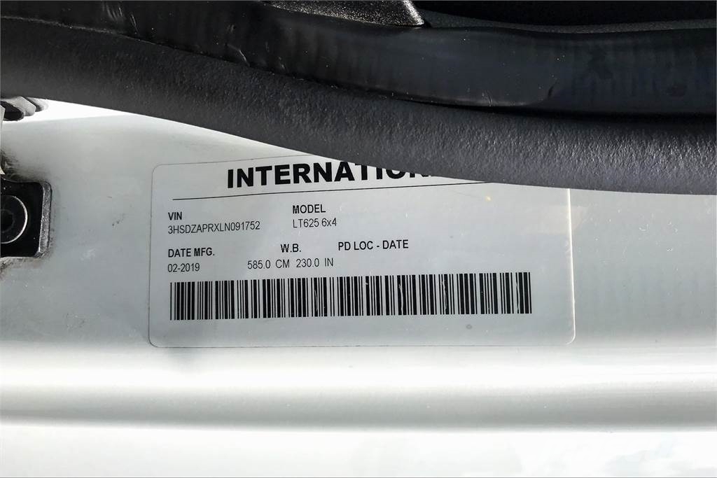 International LT625 6x4 Prime Movers