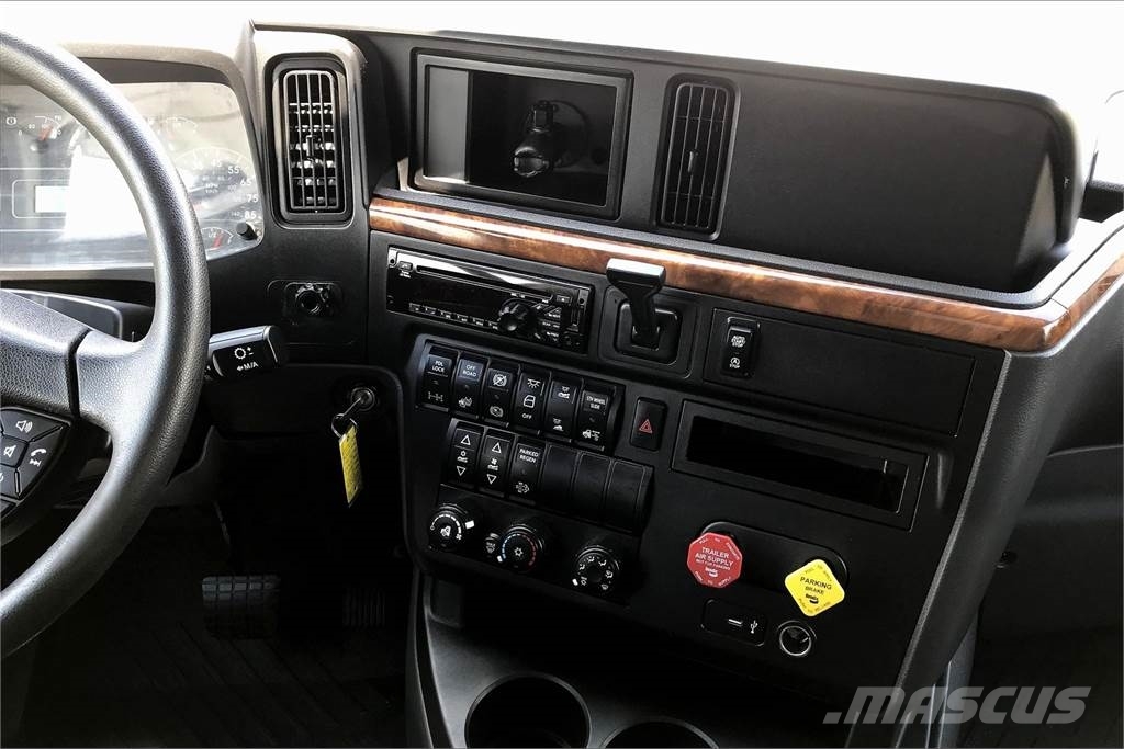 International LT625 6x4 Prime Movers