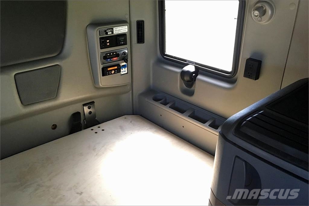 International LT625 6x4 Prime Movers