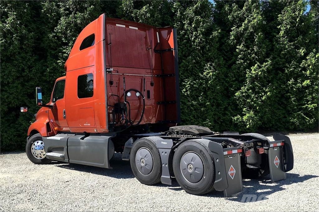 International LT625 6x4 Prime Movers