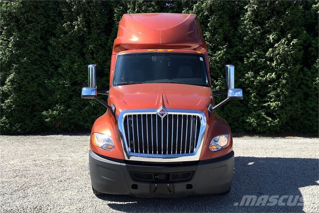 International LT625 6x4 Prime Movers