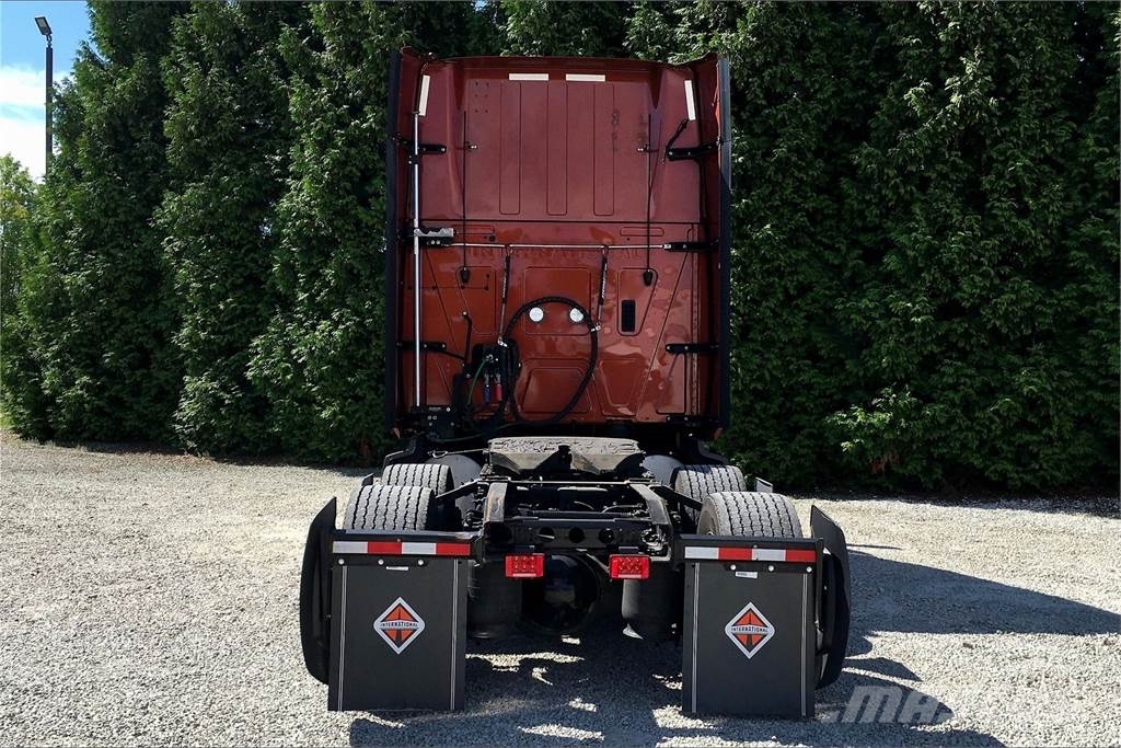 International LT625 6x4 Prime Movers