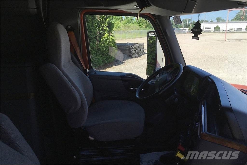 International LT625 6x4 Prime Movers
