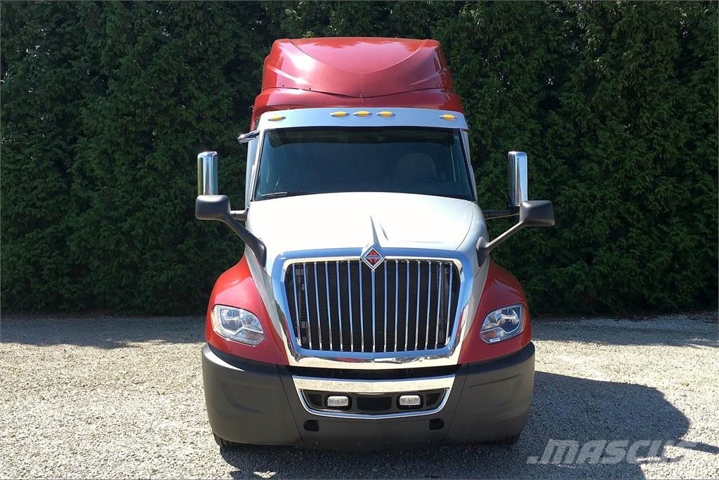 International LT625 6x4 Prime Movers