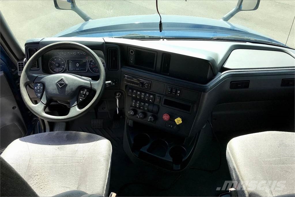 International LT625 6x4 Prime Movers
