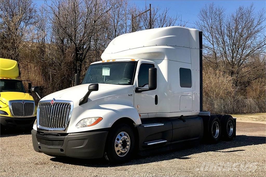 International LT625 6x4 Prime Movers